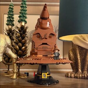 LEGO Wizard Hat with Minifigure - Brown and Black